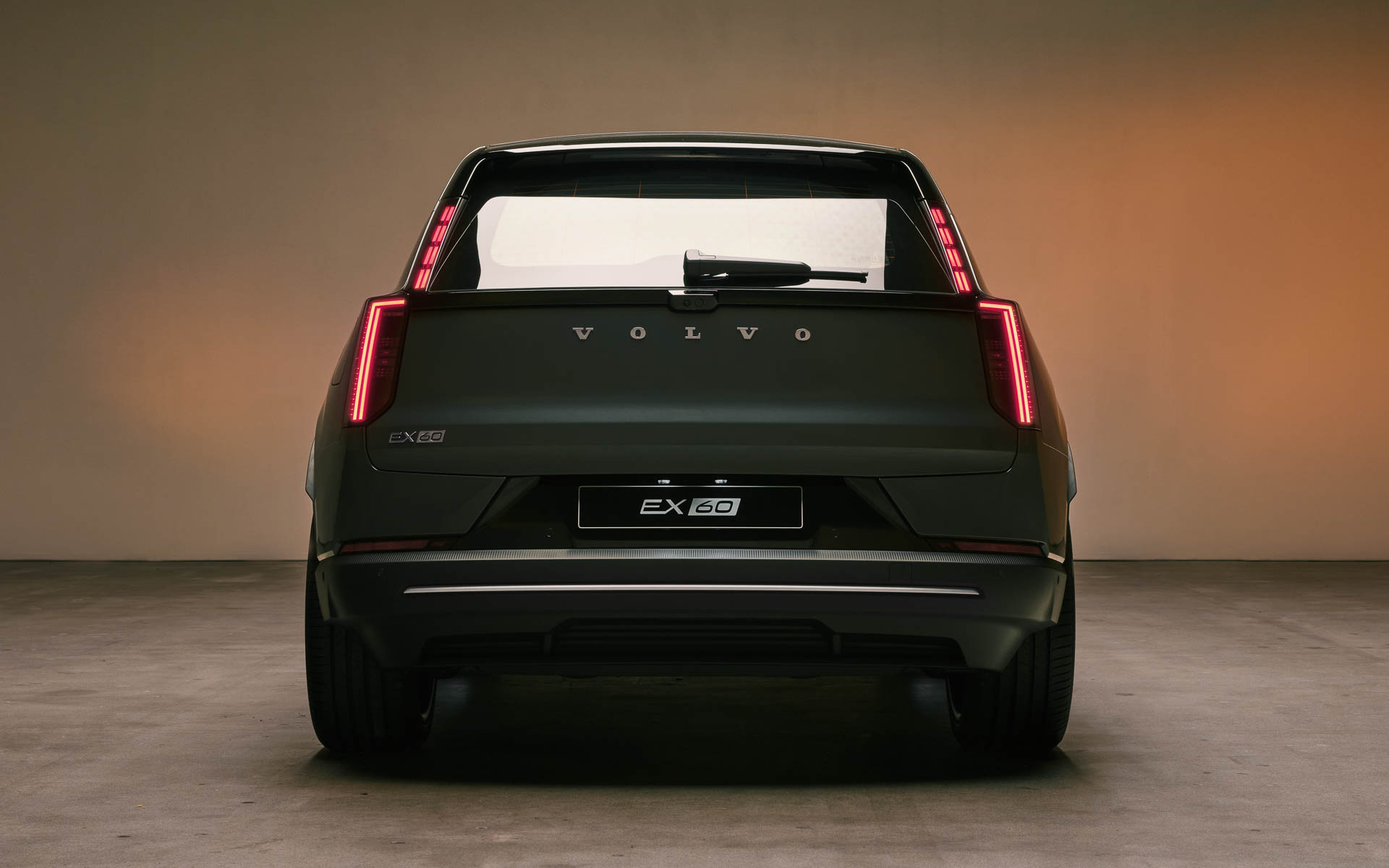 画像］ボルボ、新型バッテリEV「EX60」世界初公開 最大810kmの航続距離