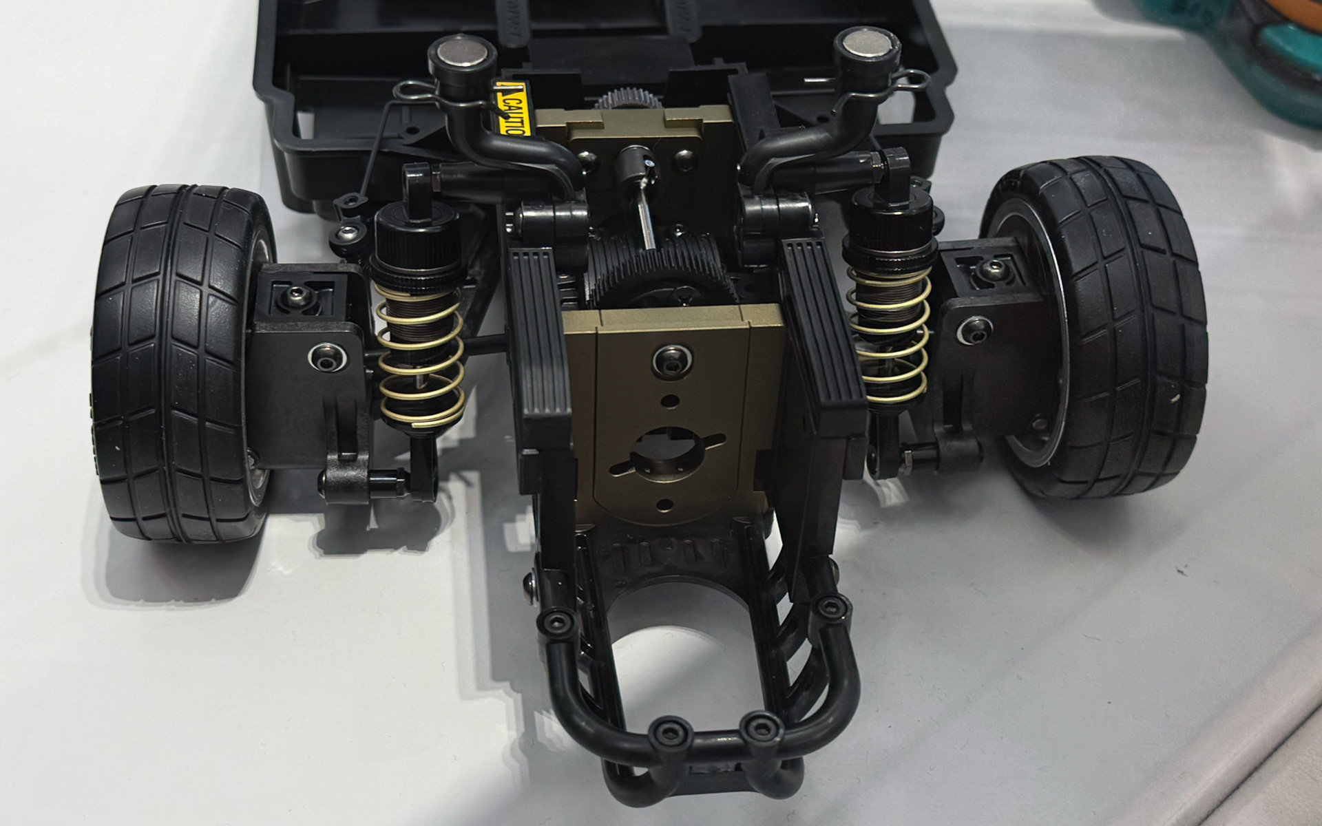 画像］タミヤ、電動RCカー発売50周年記念の「1/10RC ポルシェ934 (1976