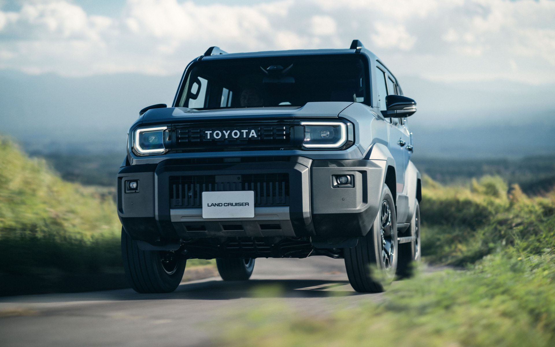 画像］トヨタ、新型車「ランドクルーザー“FJ”」発売 価格450万100円