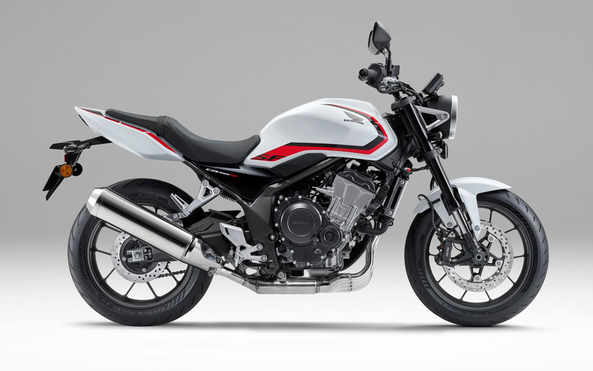 タ*シ様 HONDA ホワイトタンク バイクパーツ　CB400 画像］ホンダ、ネイキッドロードスポーツバイク「CB400スーパーフォアE
