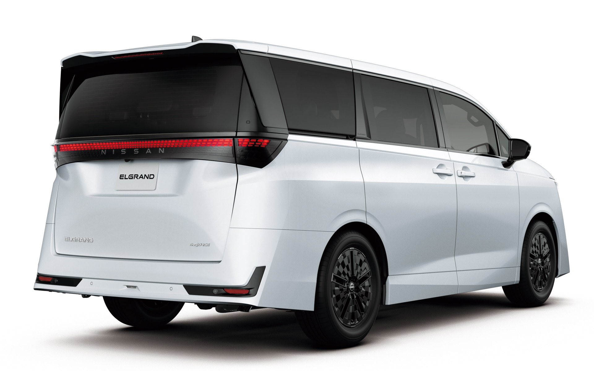画像］日産、新型「エルグランド」は「e-4ORCE」の2グレード設定で価格