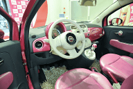 写真で見るフィアット 500 Barbie Car Watch