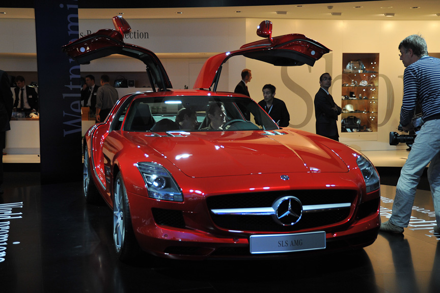 画像 2009フランクフルトショー メルセデス ベンツ ガルウィングのスーパースポーツ Sls Amg 11 87 Car Watch