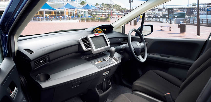 画像 ホンダ フリードの特別仕様車 ハイウェイ エディション Etc車載器や専用ブラック内装を採用 7 9 Car Watch