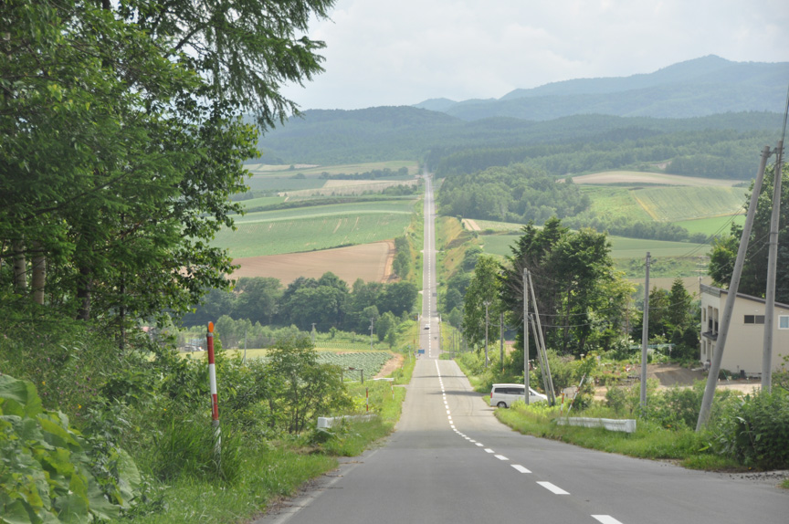 画像 特別企画 タイムズの 痛レンタ に乗って 嵐の5本の木 を見に行く 北海道で痛車のレンタカーを体験