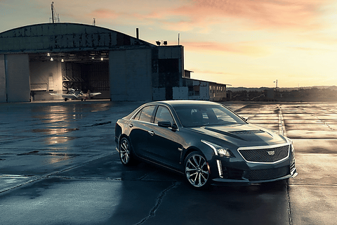 Gm デトロイトモーターショーで公開された新型ハイパフォーマンスセダン キャデラックcts V を日本導入 Car Watch