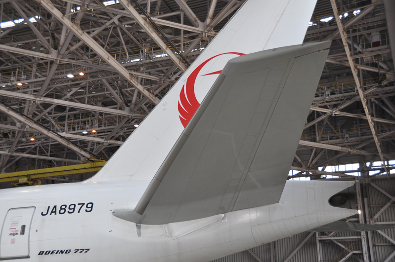 画像］JAL ボーイング777-200の動翼を見る / 航空機は何を操作して向き