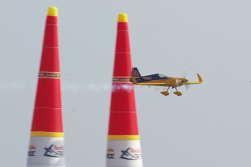 画像 レッドブル エアレース 第2戦千葉 室屋義秀選手は決勝8位 優勝は初戦に続きイギリスのポール ボノム選手 12 12 Car Watch