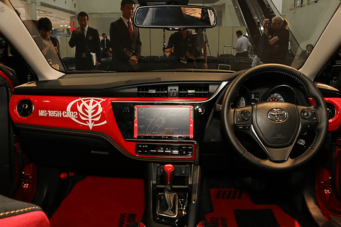 ジオニックトヨタ 計300台限定で さらにできるようになった シャア専用オーリスii Car Watch