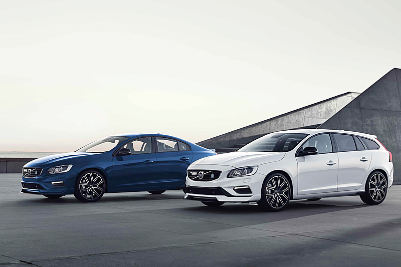 ボルボ、カーボンパーツ装着の最終限定車「S60 Polestar」「V60