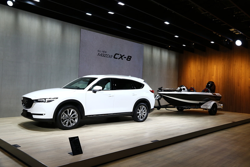 東京オートサロン 2018】CX-8からロードスターまで幅広い車種の