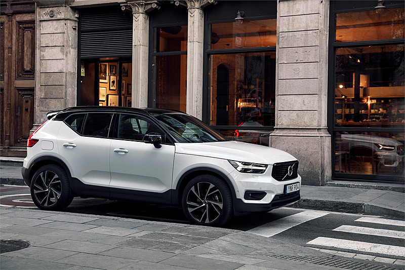 ボルボ、新型コンパクトSUV「XC40」を3月発売。300台限定モデルの受注