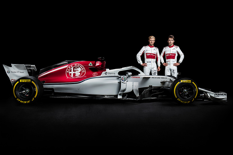 アルファ ロメオ・ザウバーF1チームのニューマシン「C37」公開 - Car Watch