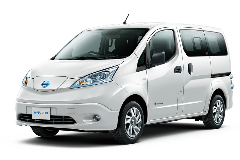 日産、商用EV「e-NV200」を仕様向上。40kWhのバッテリー採用で航続距離300kmを実現 - Car Watch