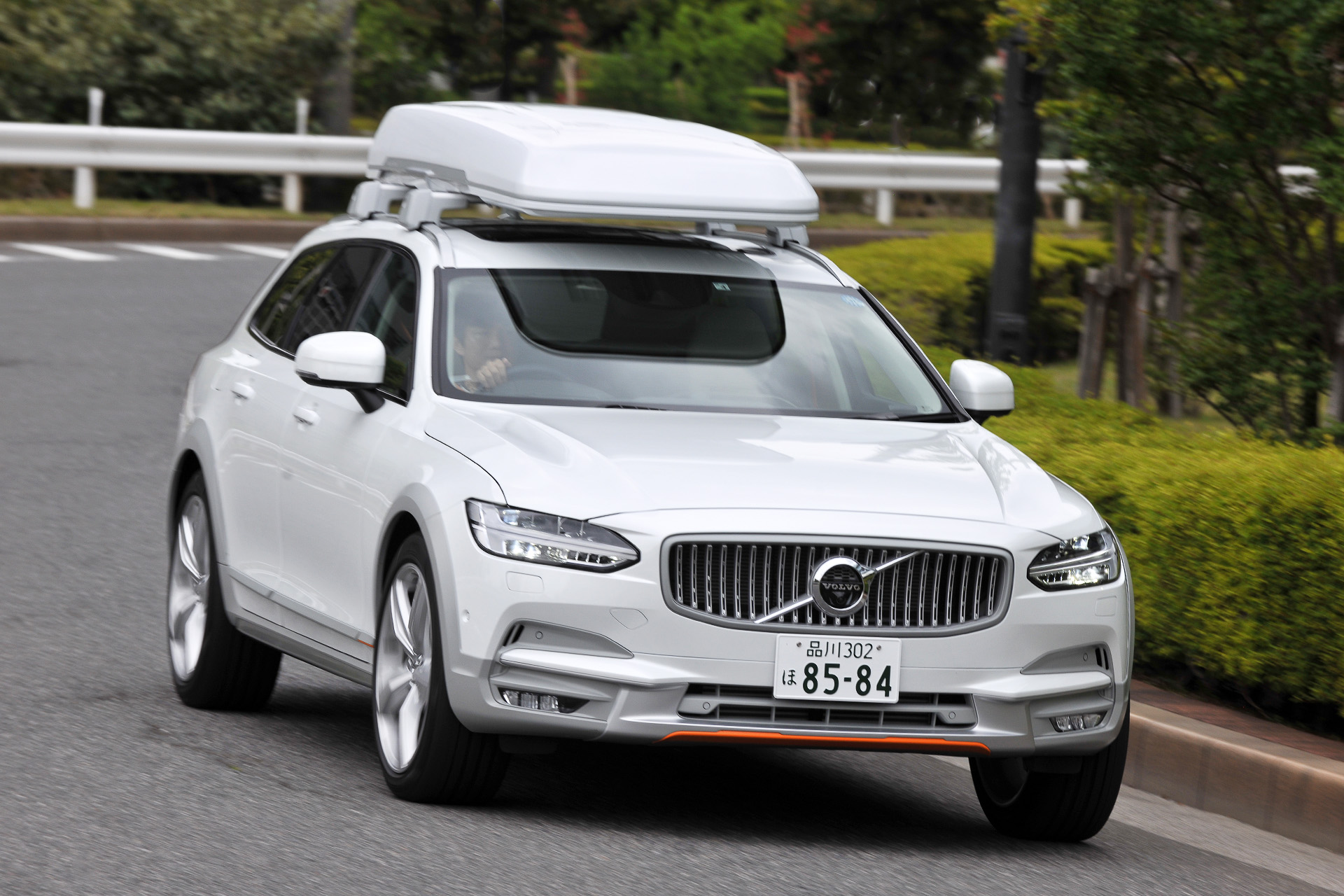 試乗インプレ】ボルボ スタジオ青山限定販売「V90クロスカントリー 