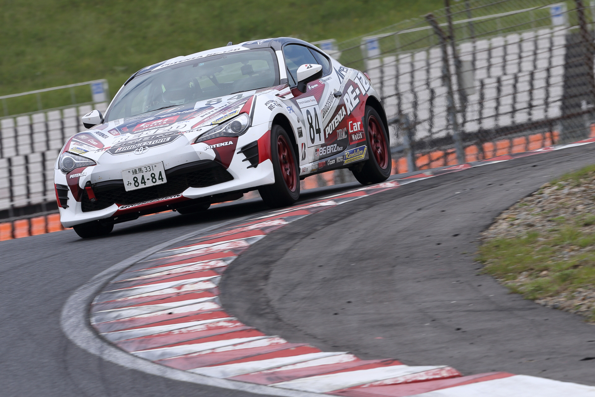 橋本洋平の Gazoo Racing 86 Brz Race 奮闘記 第42回 多くの人々の力で蘇った愛機で オートポリス無傷完走を目指す Car Watch