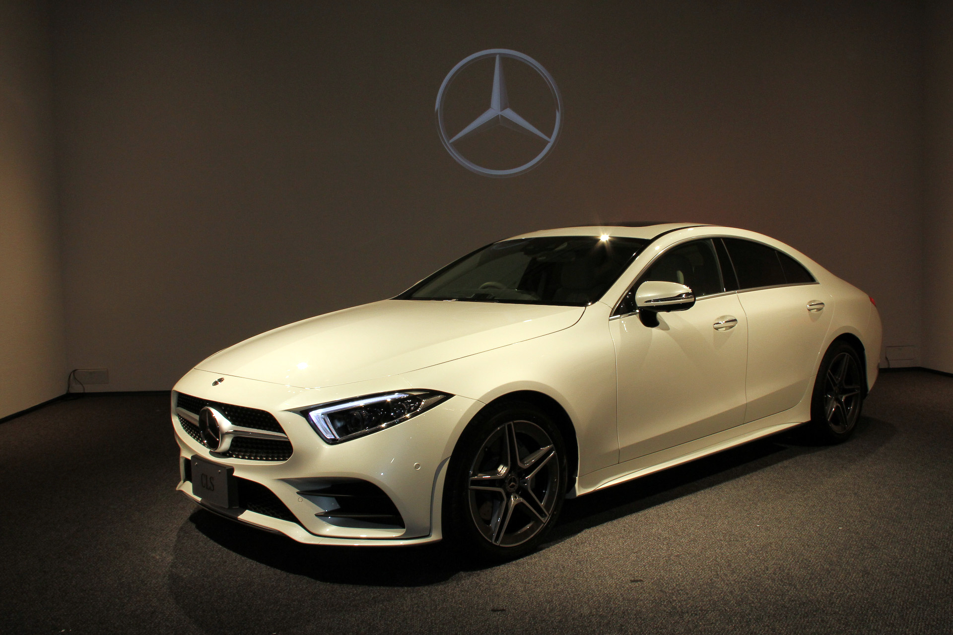 インタビュー】新型4ドアクーペ「CLS」のデザインについて、独