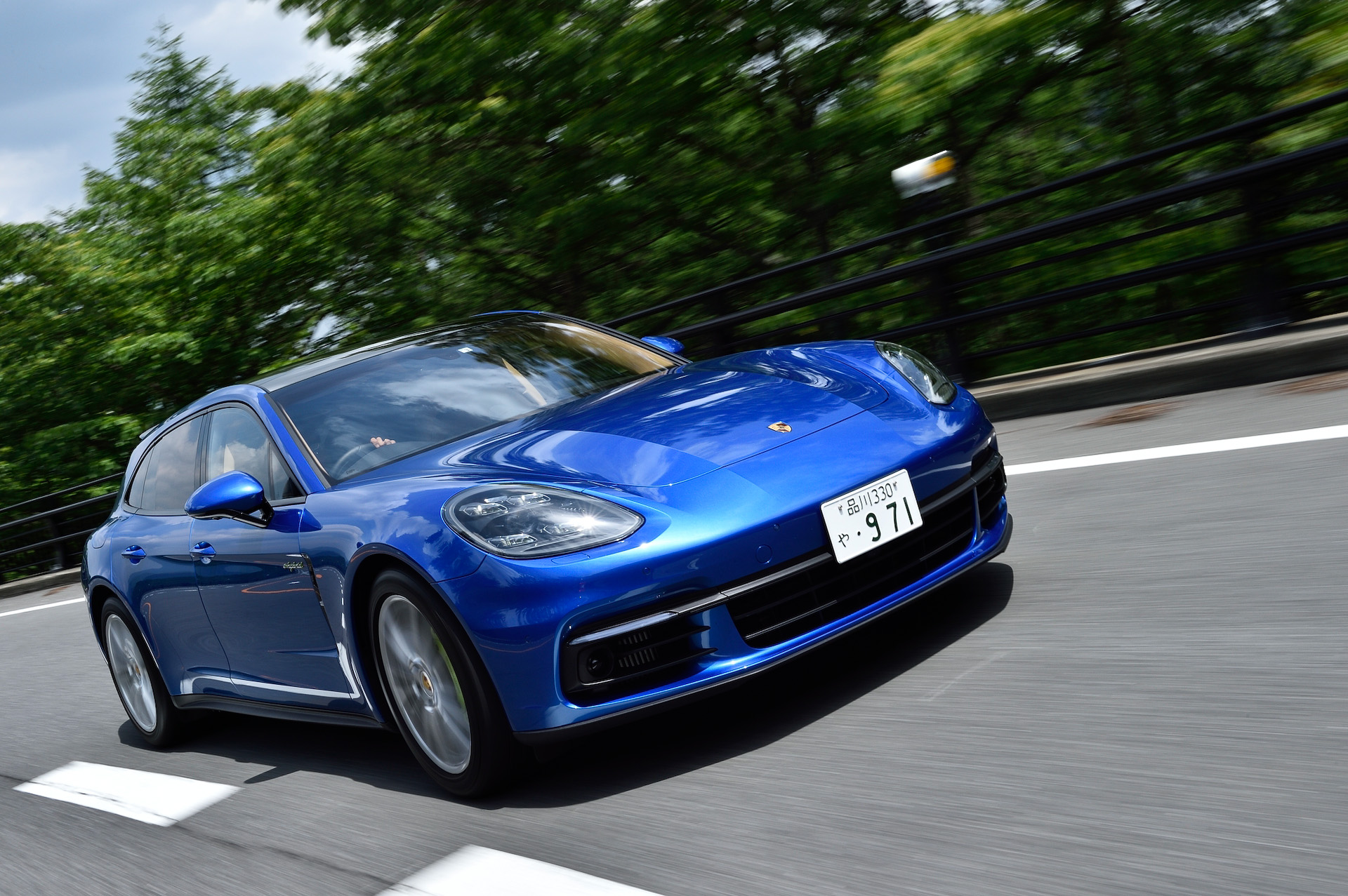 試乗インプレ これぞオールラウンドスポーツカー ポルシェ パナメーラ スポーツツーリスモ でロングドライブ 高速道路やワインディングなど 4 E ハイブリッドもしっかりポルシェでした Car Watch