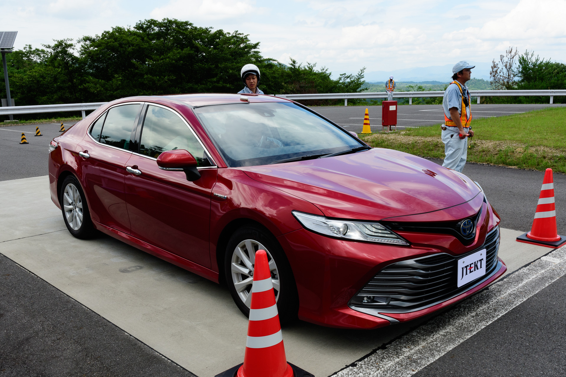 ジェイテクトの自動運転対応技術搭載epsを装備した トヨタ カムリ で伊賀試験場を走る Car Watch