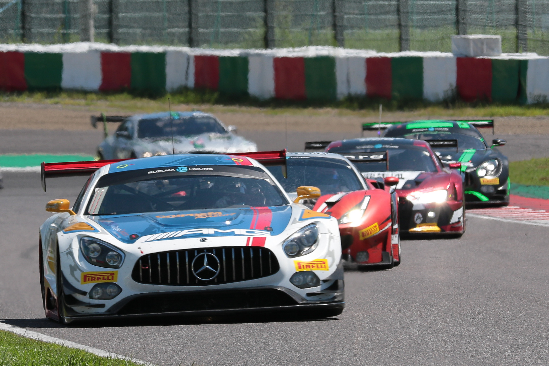 Suzuka10H】決勝5時間経過。SC導入でレースは振り出し、メルセデスAMG