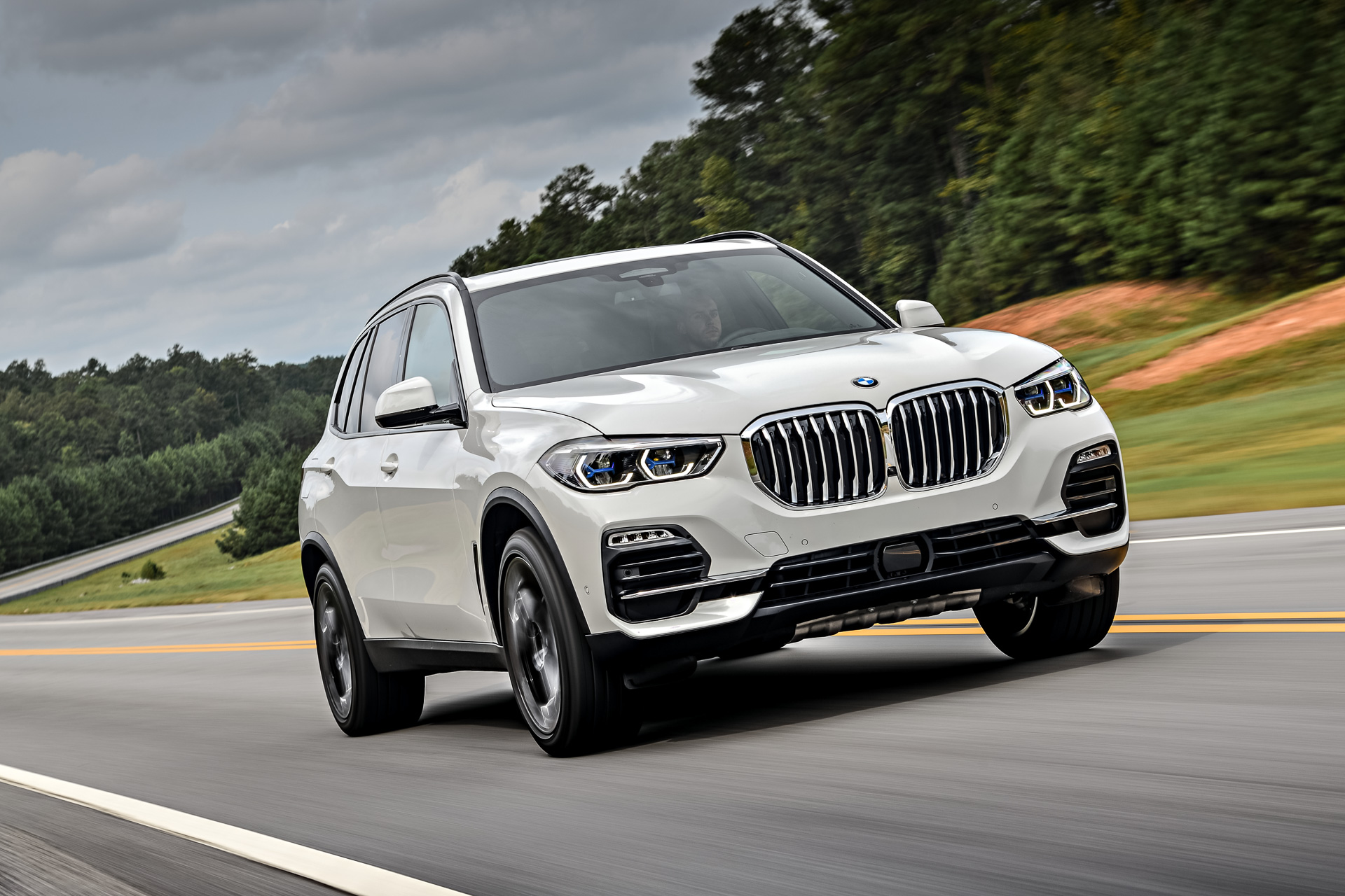 試乗インプレ 19年の日本導入に先駆け Bmwの新型 X5 第4世代 をオン オフロードでテスト 直6 3 0リッターディーゼル X5 Xdrive30d に試乗 Car Watch