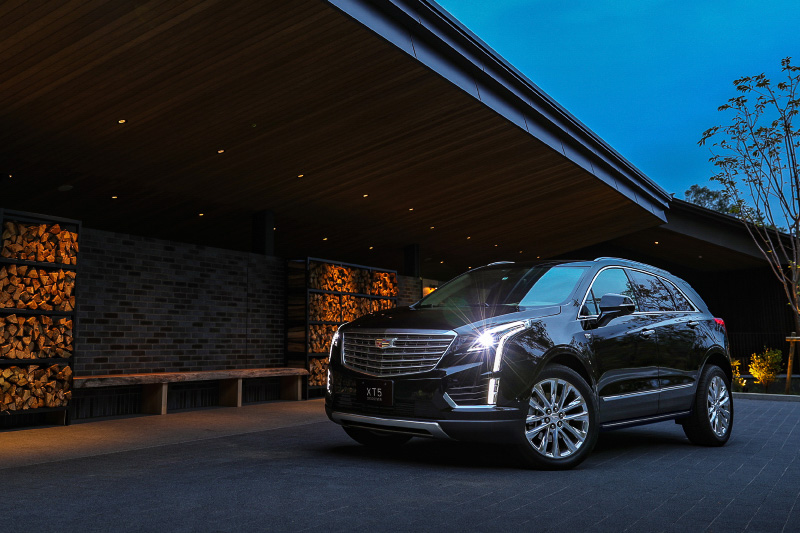 GM、「キャデラック XT5 CROSSOVER」の日本導入1周年記念モデル「URBAN