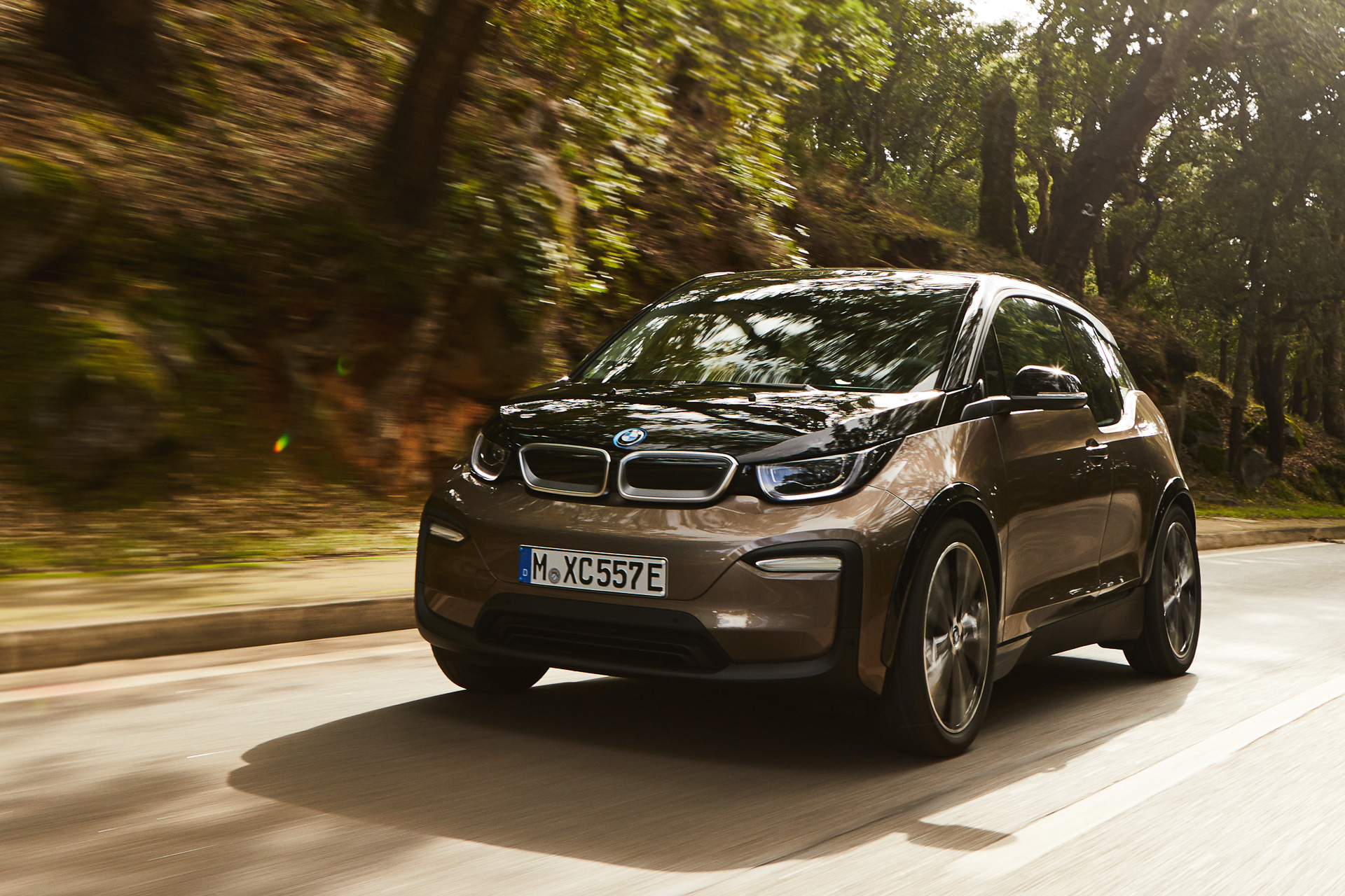 BMW、120Ahの新型バッテリーを搭載して最大航続距離466kmを達成した