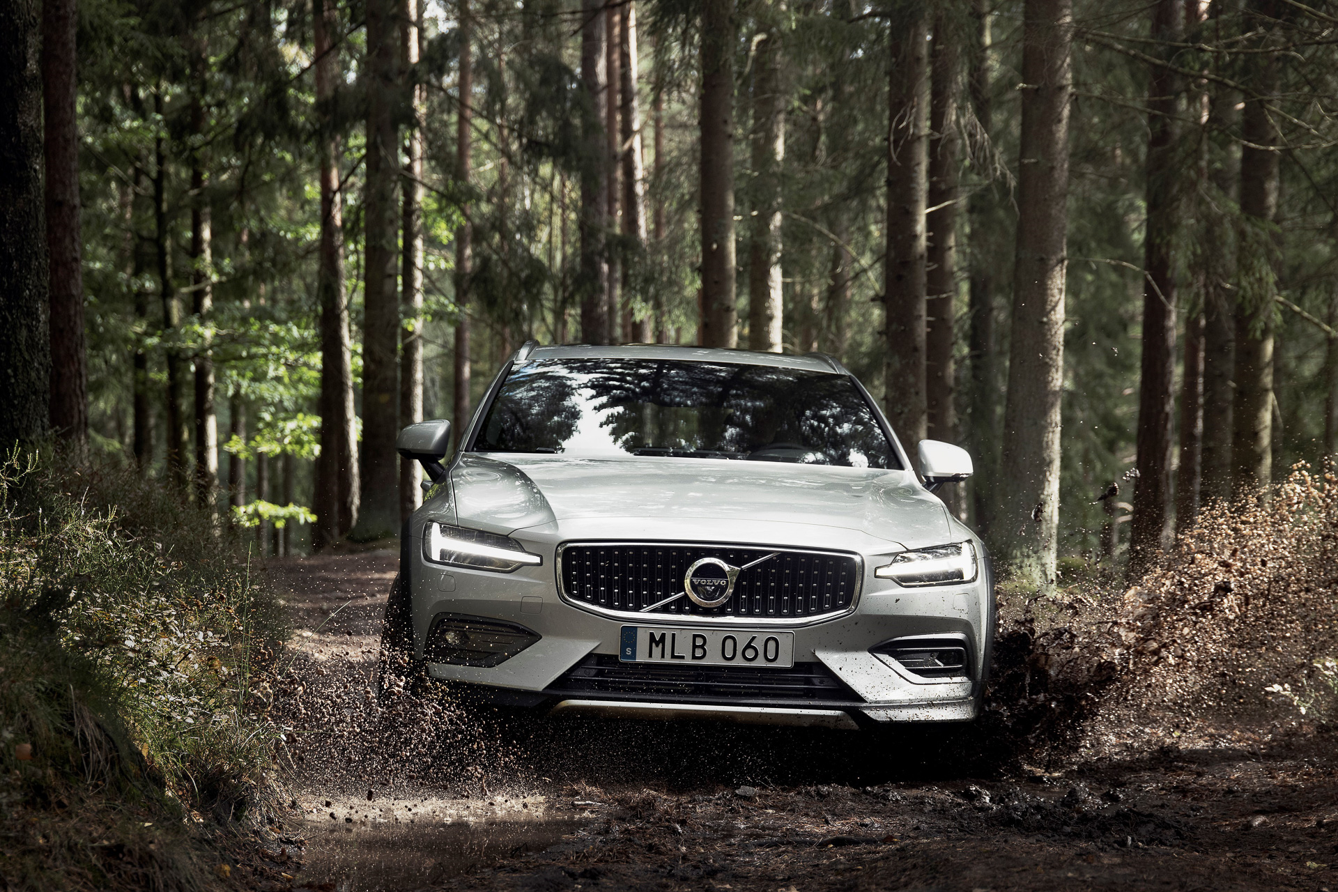 ボルボ、4月発売予定の「V60 クロスカントリー」予約開始 - Car Watch