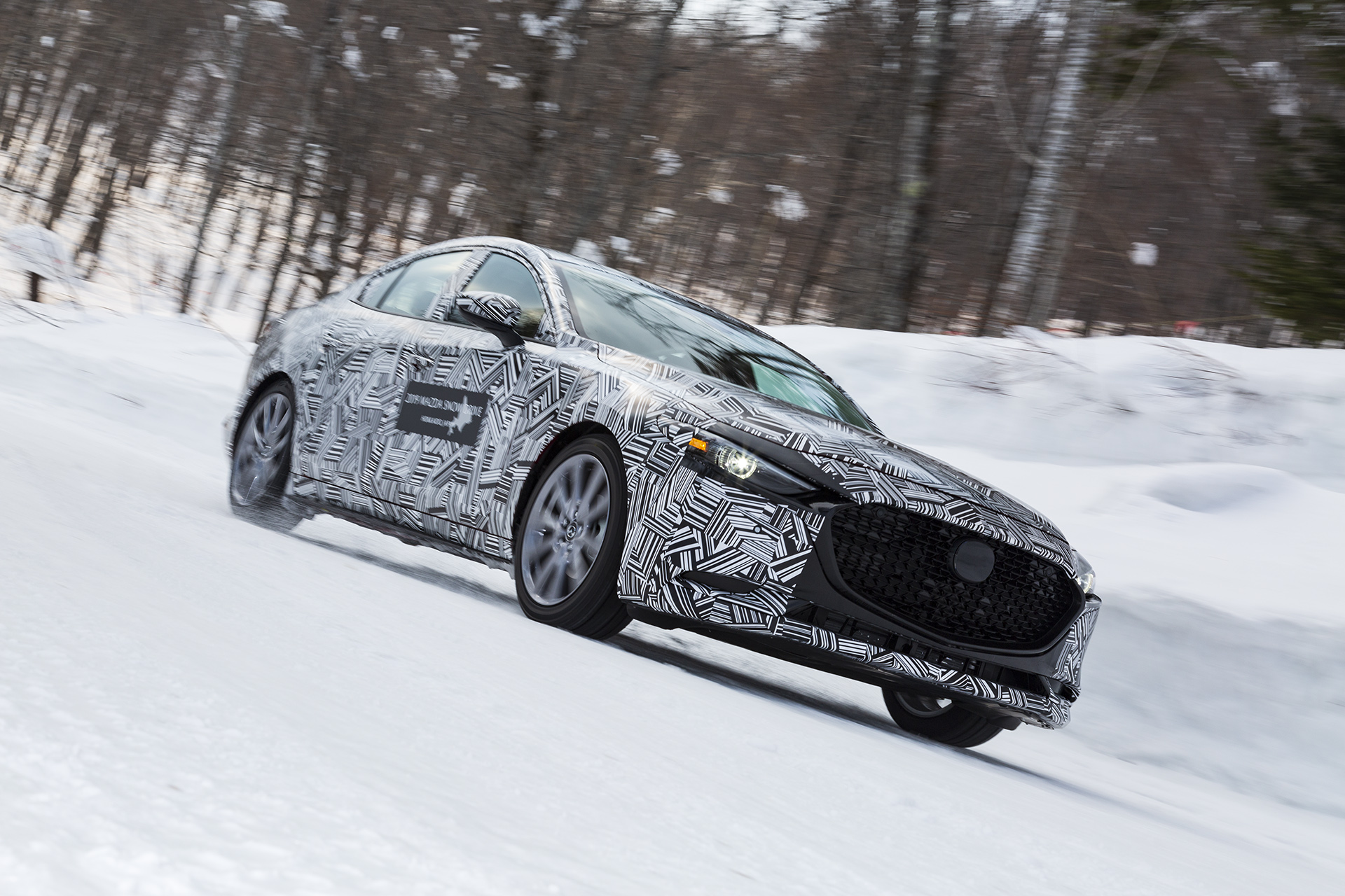 試乗インプレ マツダ 新型 Mazda3 に雪上試乗 走りの秘密は進化したリアサスペンションにあり 人間の身体能力を研究したシートがすごい Car Watch