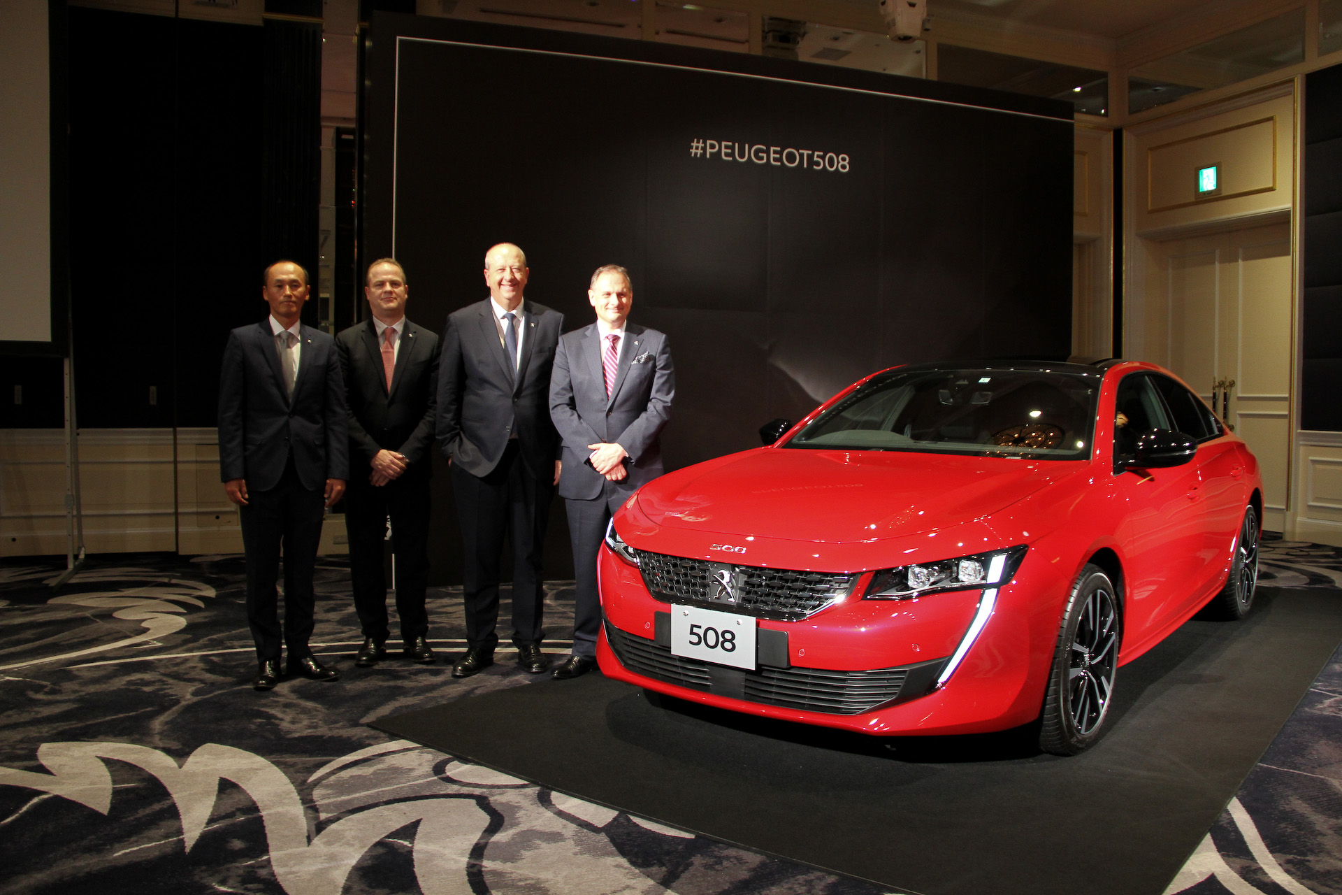 プジョー、ファストバックスタイルに生まれ変わった新型「508」発表会