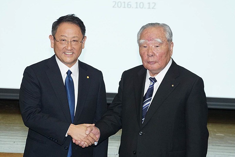 トヨタとスズキ、トヨタが960億円、スズキが480億円相当の株式を取得し 