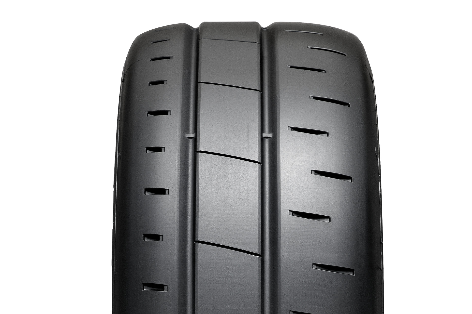 グッドイヤー、WEC用タイヤ開発チームが手がけたハイグリップスポーツ