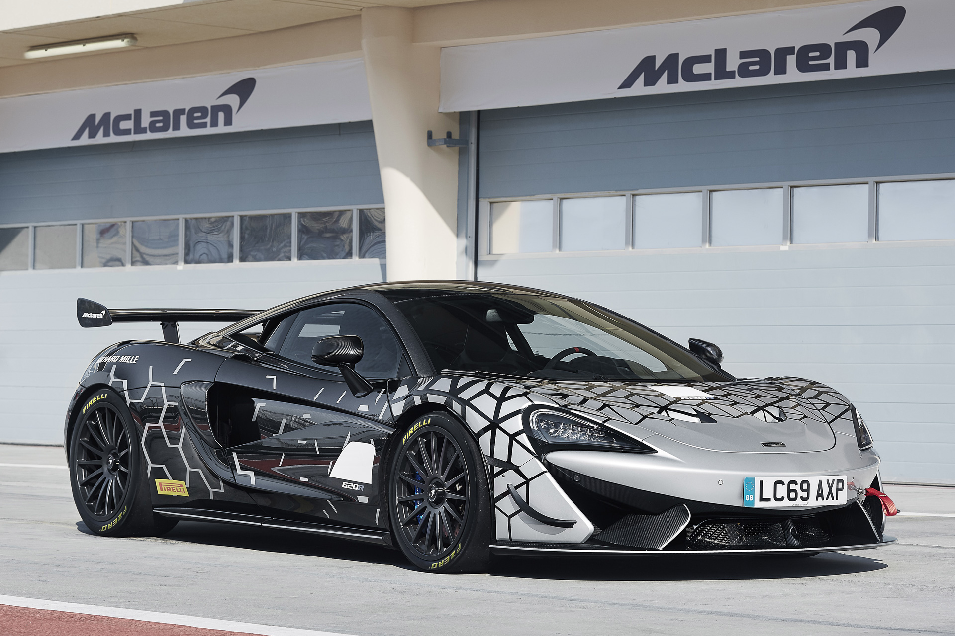 マクラーレン、「620R」を「オートモビル カウンシル 2020」で日本初