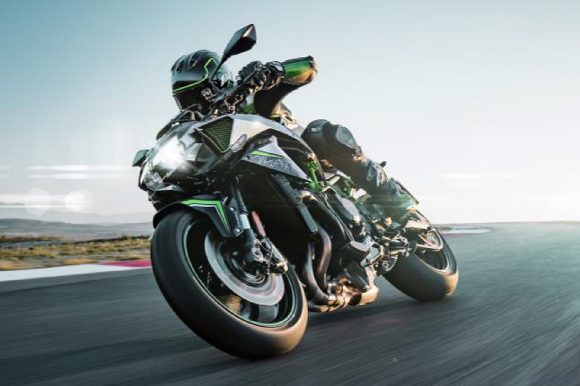 カワサキ、200PSのスーパーチャージドエンジン搭載「Z H2」国内発売