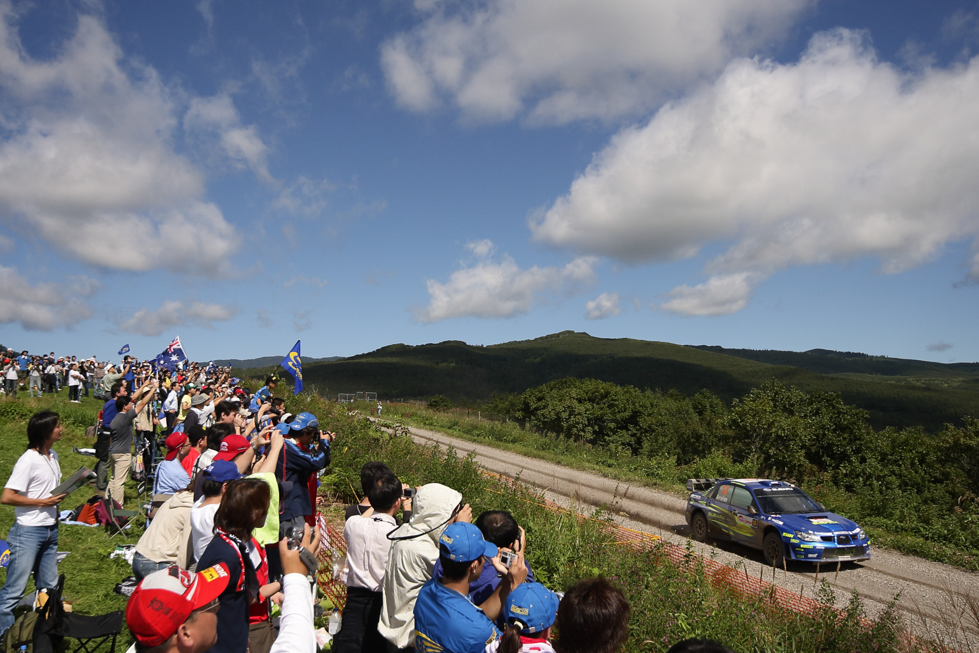 第2回：新井敏弘選手がスバル「インプレッサ」のWRカーで参戦した十勝のラリージャパン-Car Watch