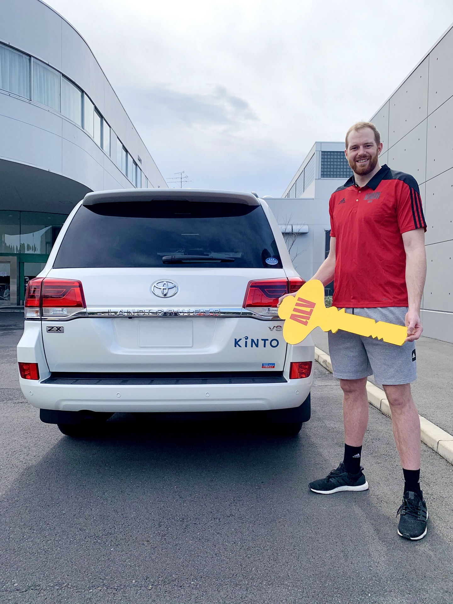 KINTO、Bリーグ「アルバルク東京」所属のアレックス・カーク選手が