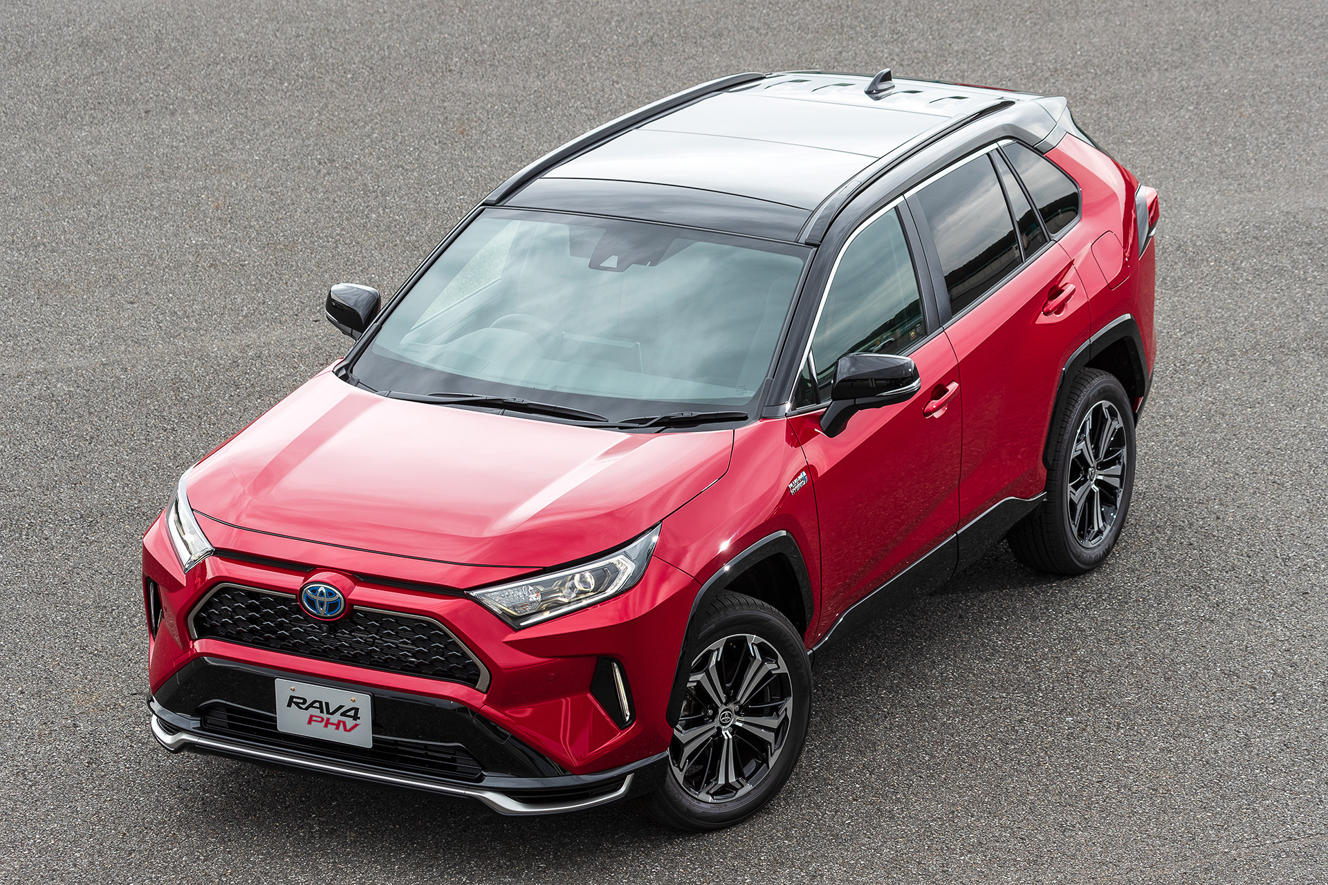 トヨタ、新型「RAV4 PHV」発表。306PS＆航続距離1300km以上の新