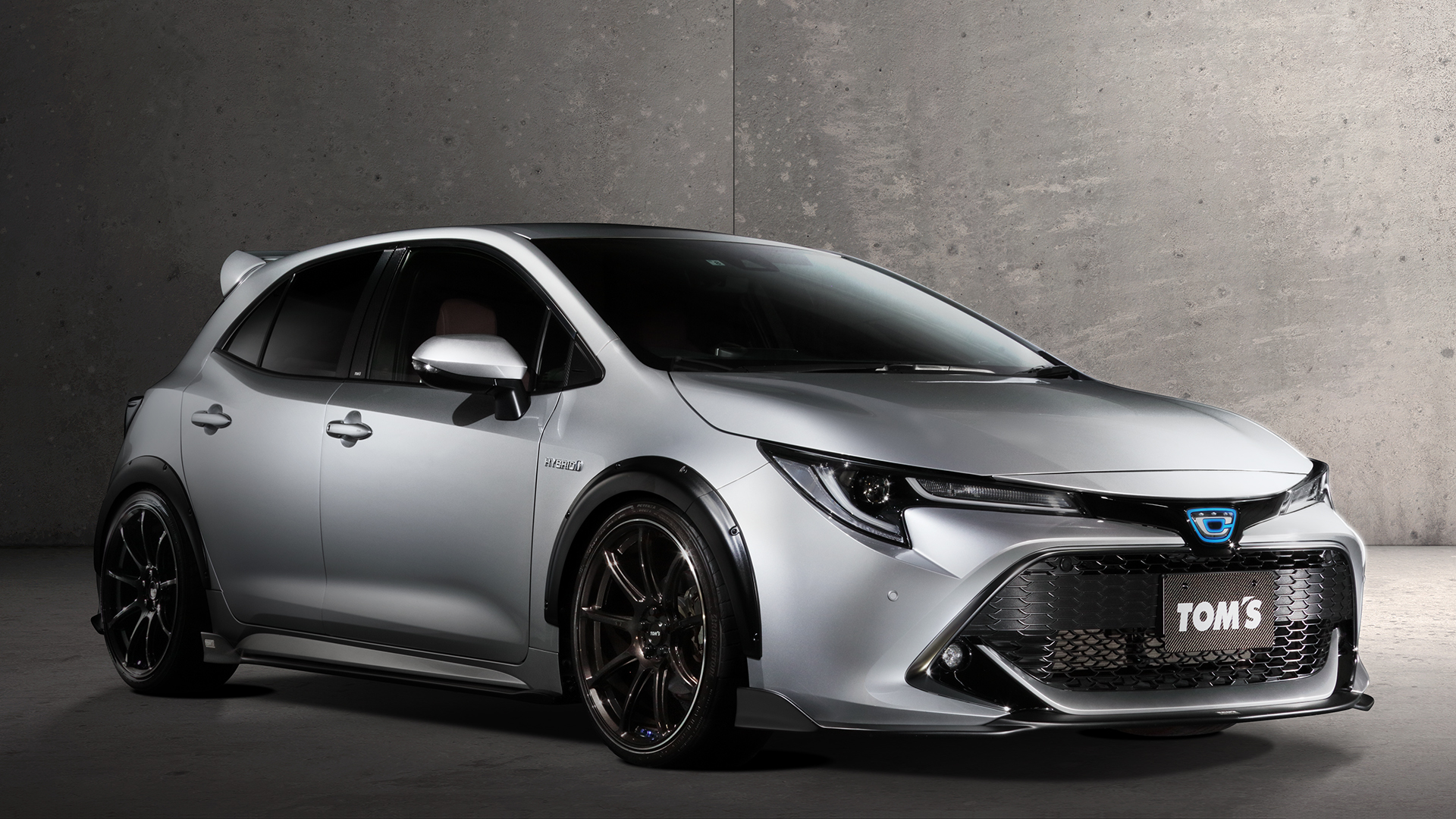 トムス、カローラスポーツを「オーバーフェンダー」と「ダックテール