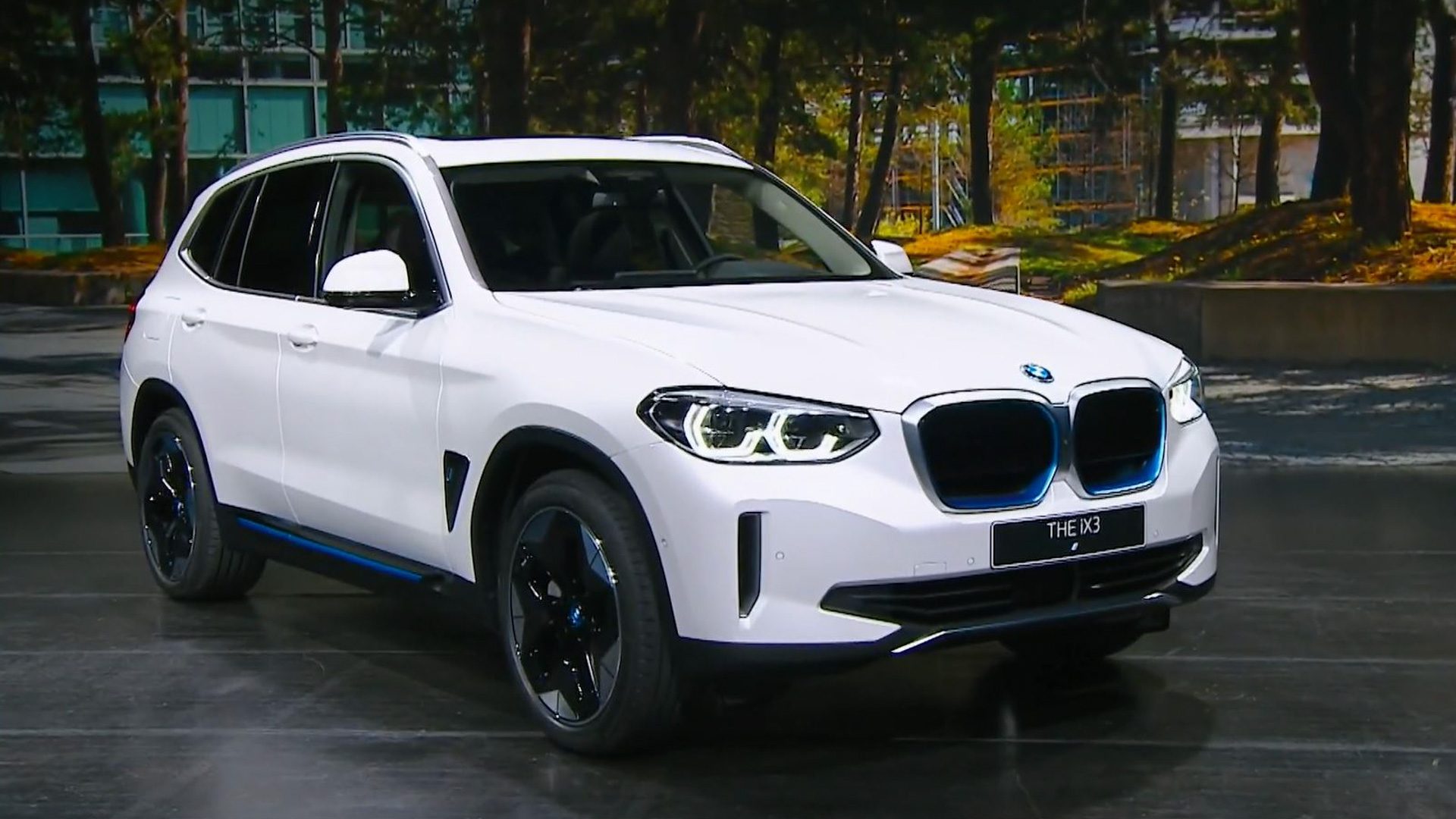 BMW、新型EV「iX3」世界初公開。2020年後半に中国へ市場導入 - Car Watch