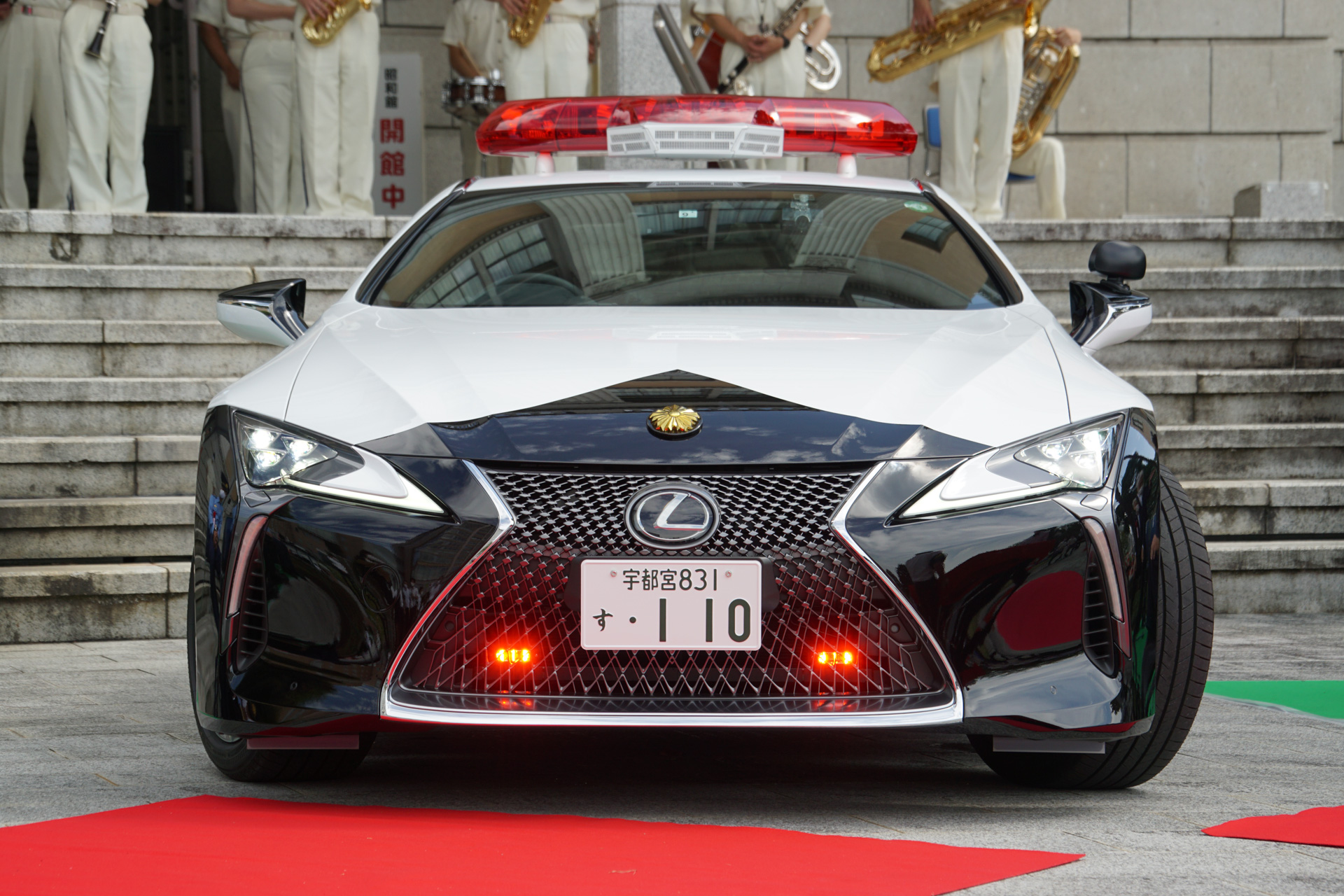 栃木県警察、「レクサスLCパトカー」初公開 1740万円の高級クーペを 
