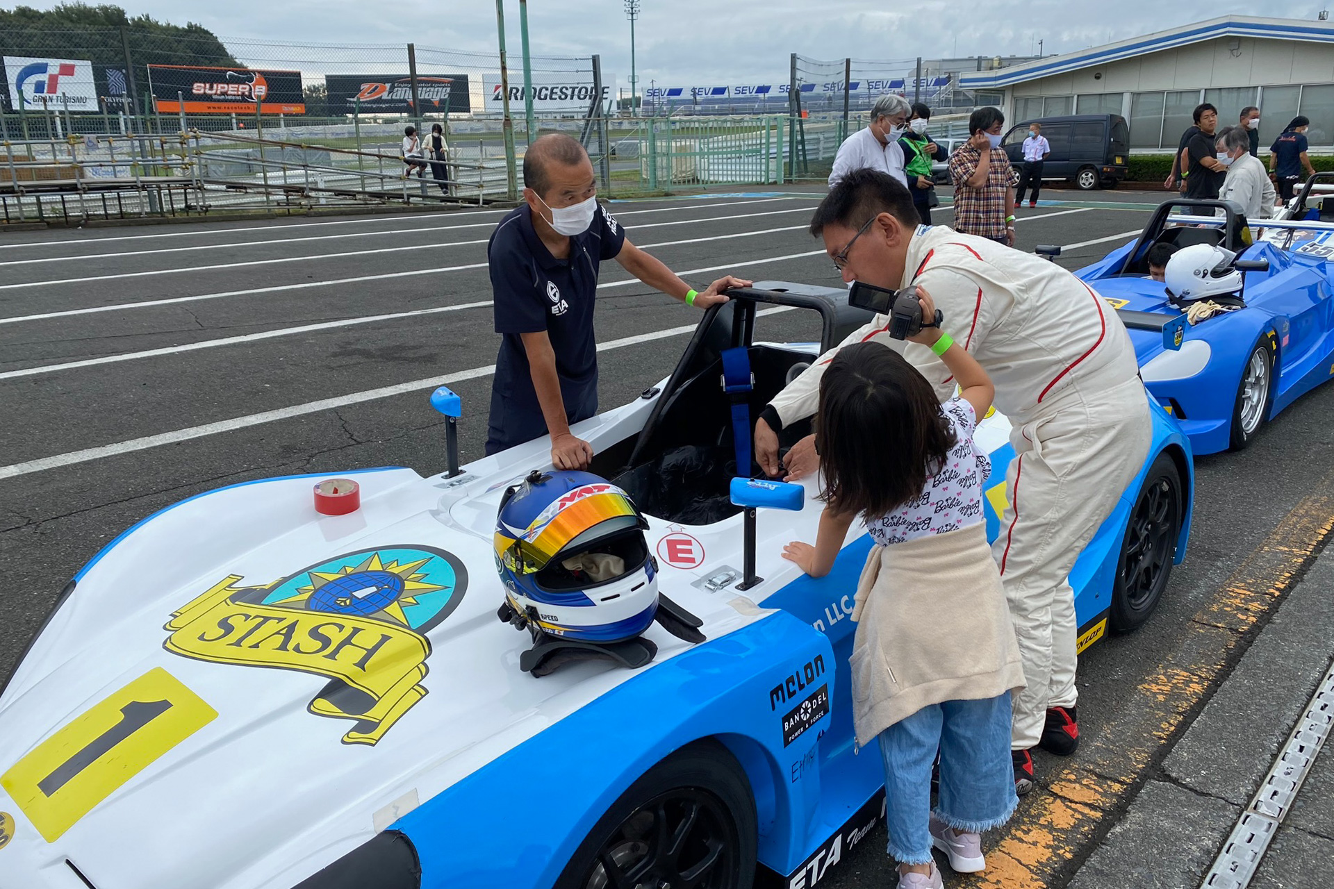 まるも亜希子の「寄り道日和」】筑波サーキットで出会ったオリジナルレーシングカー