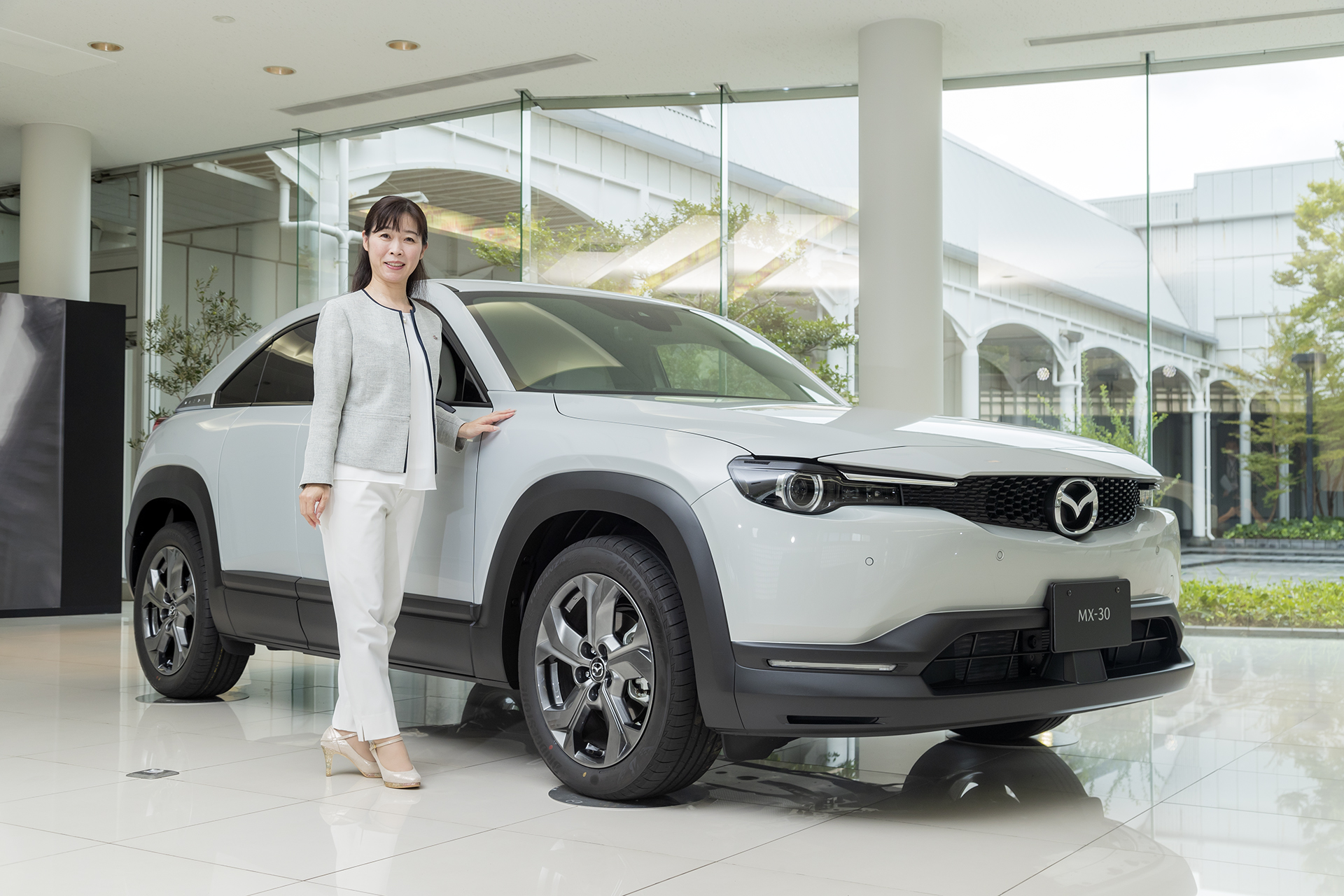MX”に込められた意味とは？ マツダの新型「MX-30」について主査の竹内