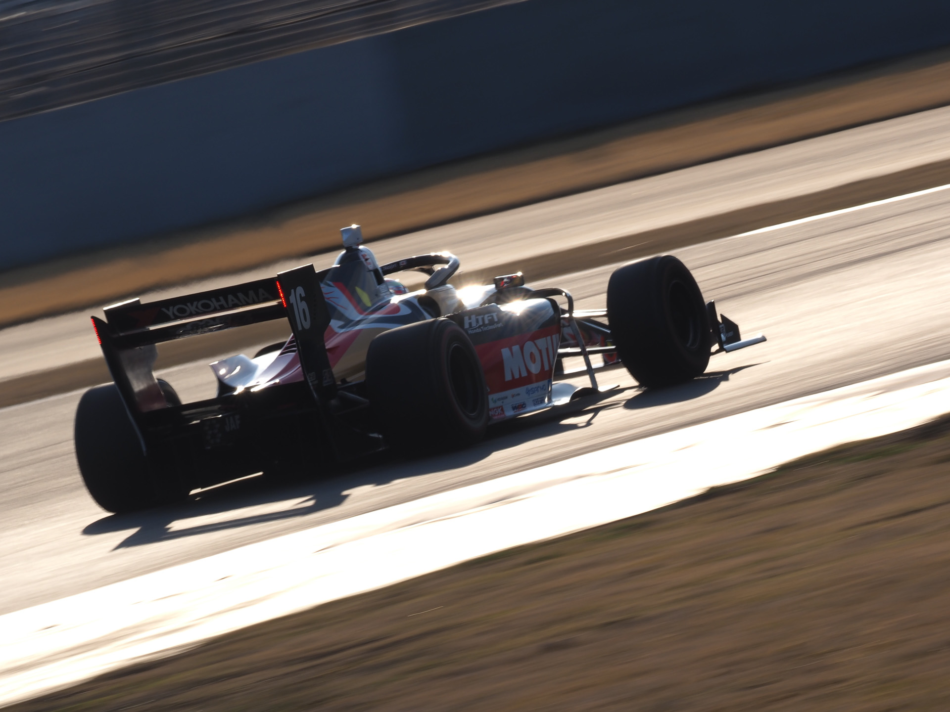 写真展「レース写真家 大西 靖がOM-D E-M1Xで撮るSUPER FORMULA