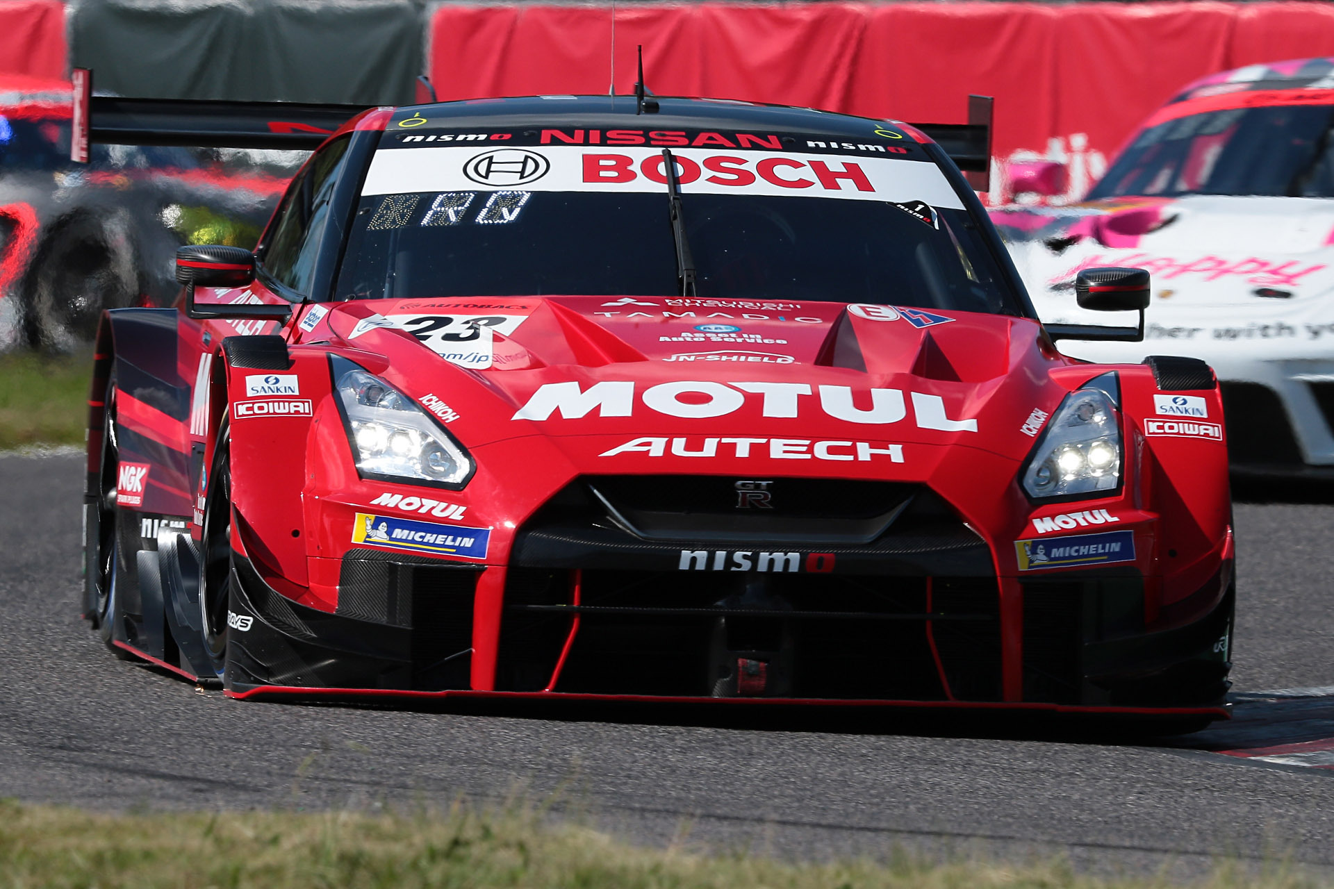 最後尾スタートの23号車 MOTUL AUTECH GT-R（松田/クインタレッリ組）が優勝で鈴鹿2連勝 GT-Rが1-2フィニッシュ - Car  Watch