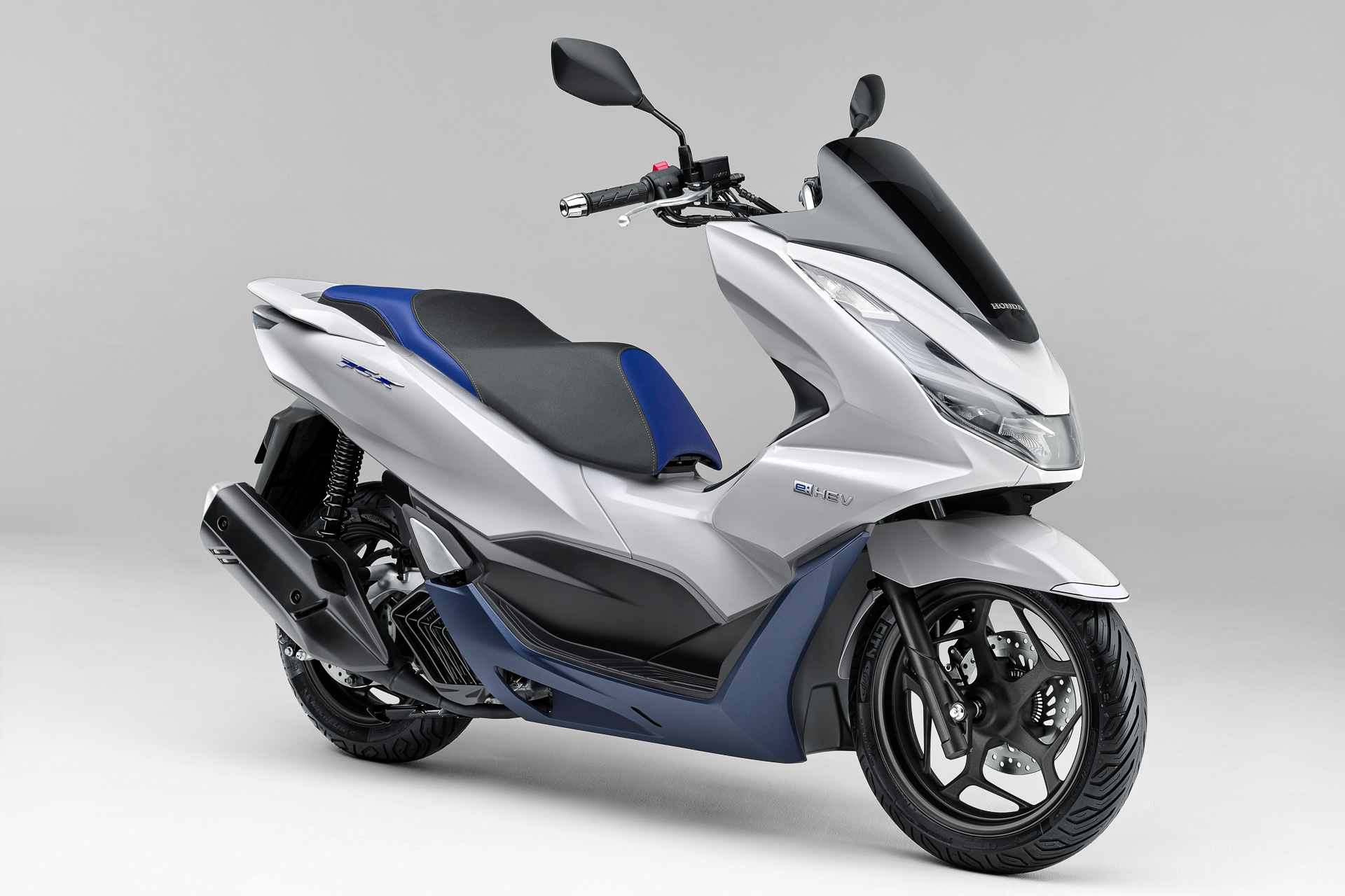 ホンダ PCX125 JK05 ウィンドシールド新車取り外し - パーツ