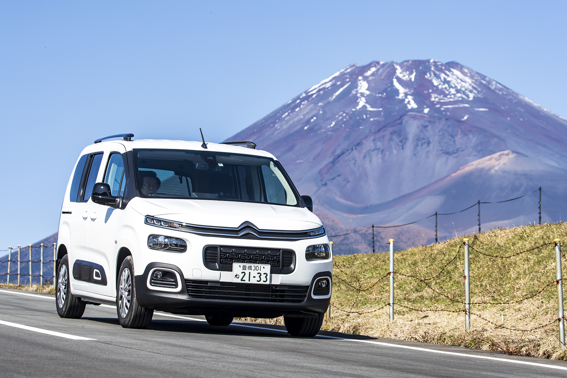 試乗インプレ シトロエン ベルランゴ はユーティリティ 走行性能を両立した正統派 レジャー アクティビティ ビークル 積載性に優れ ダイナミックに走り 乗り心地はしなやか Car Watch