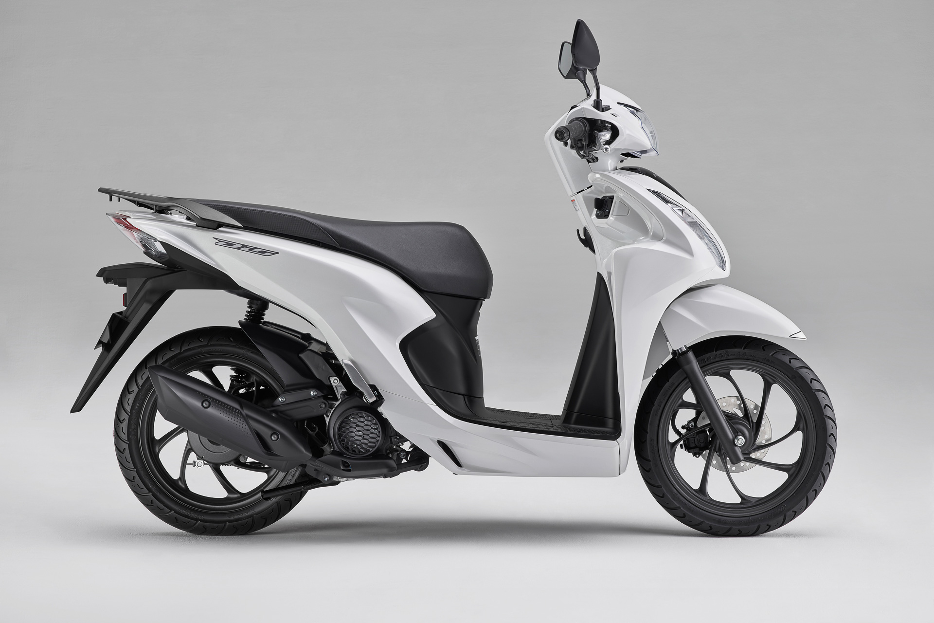 Dio 110. Хонда дио 110. Honda Dio 110 в бела. Honda Vision 50cc. Хонда дио 110 габариты.