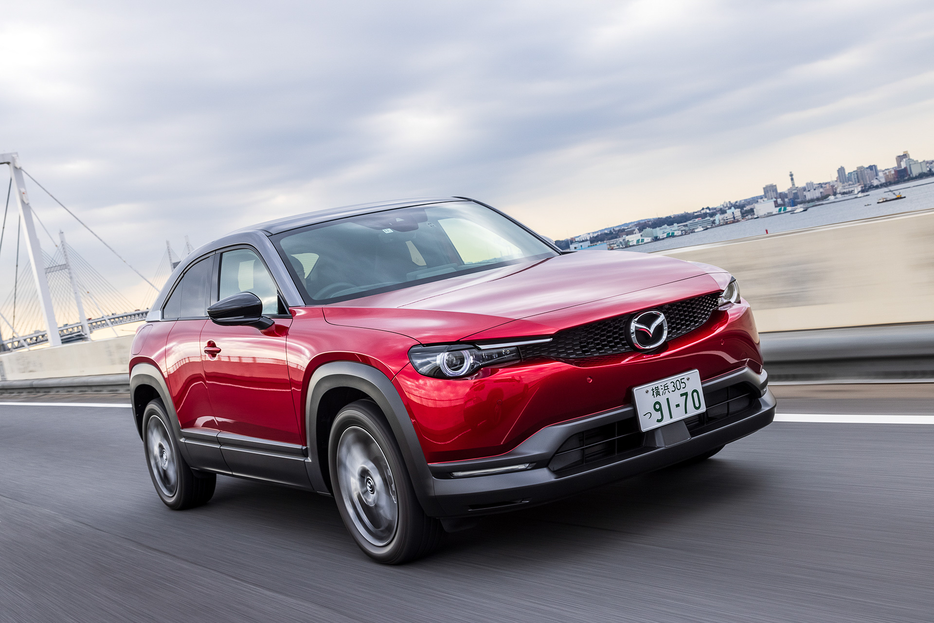 【試乗インプレ】マツダ初のEV「MX-30 EV MODEL」、“まったくEVらしくないEV”と感じたそのワケ / 今秋の市販化を目指す、足が ...