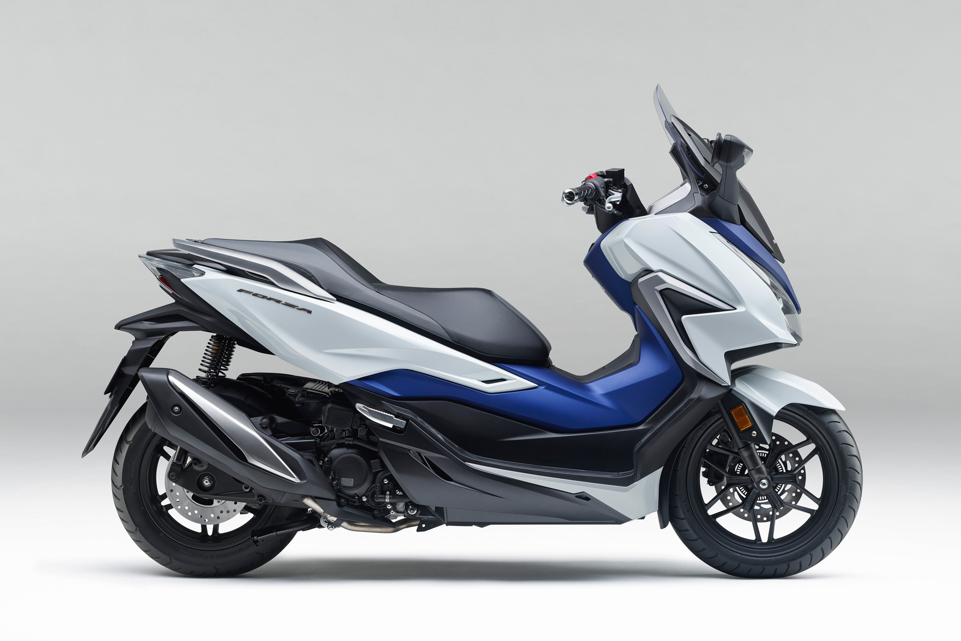 ホンダ、軽二輪スクーター「フォルツァ」をモデルチェンジ 65万8900円