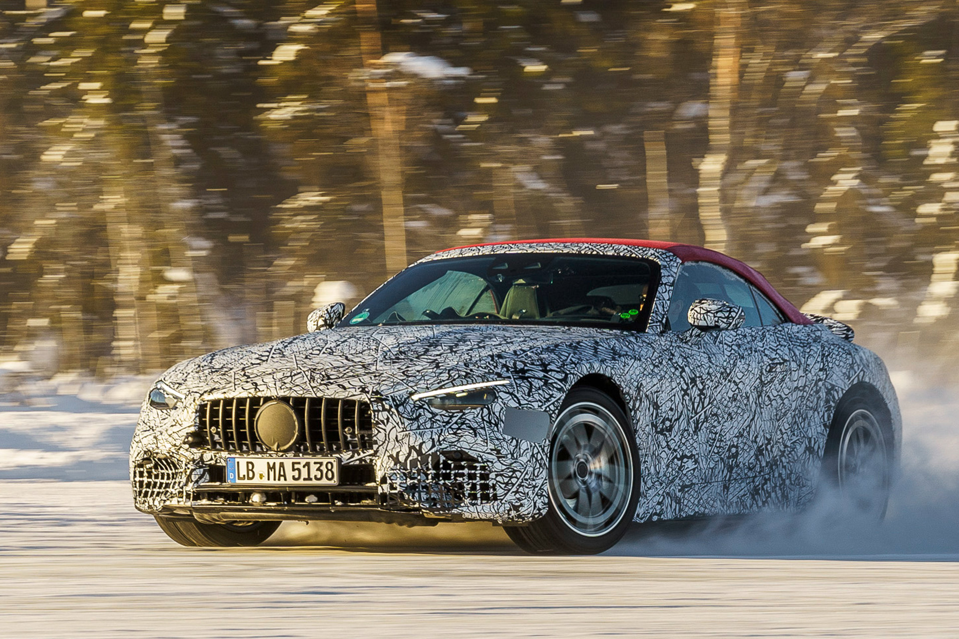 メルセデス・ベンツ、新型「SL」の寒冷地試験公開 - Car Watch